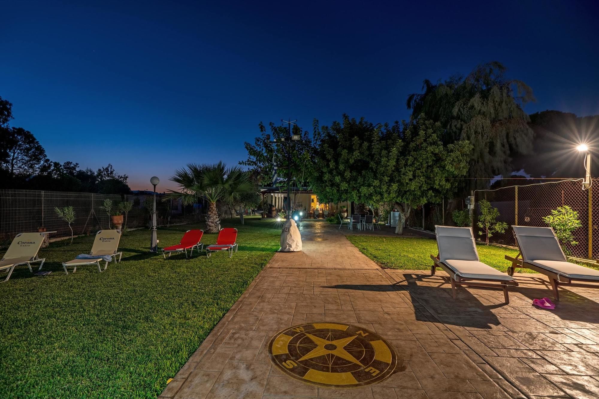 Maria'S Seaside Villa - House With 3 Rooms In Marathon, With Wonderful Luaran gambar