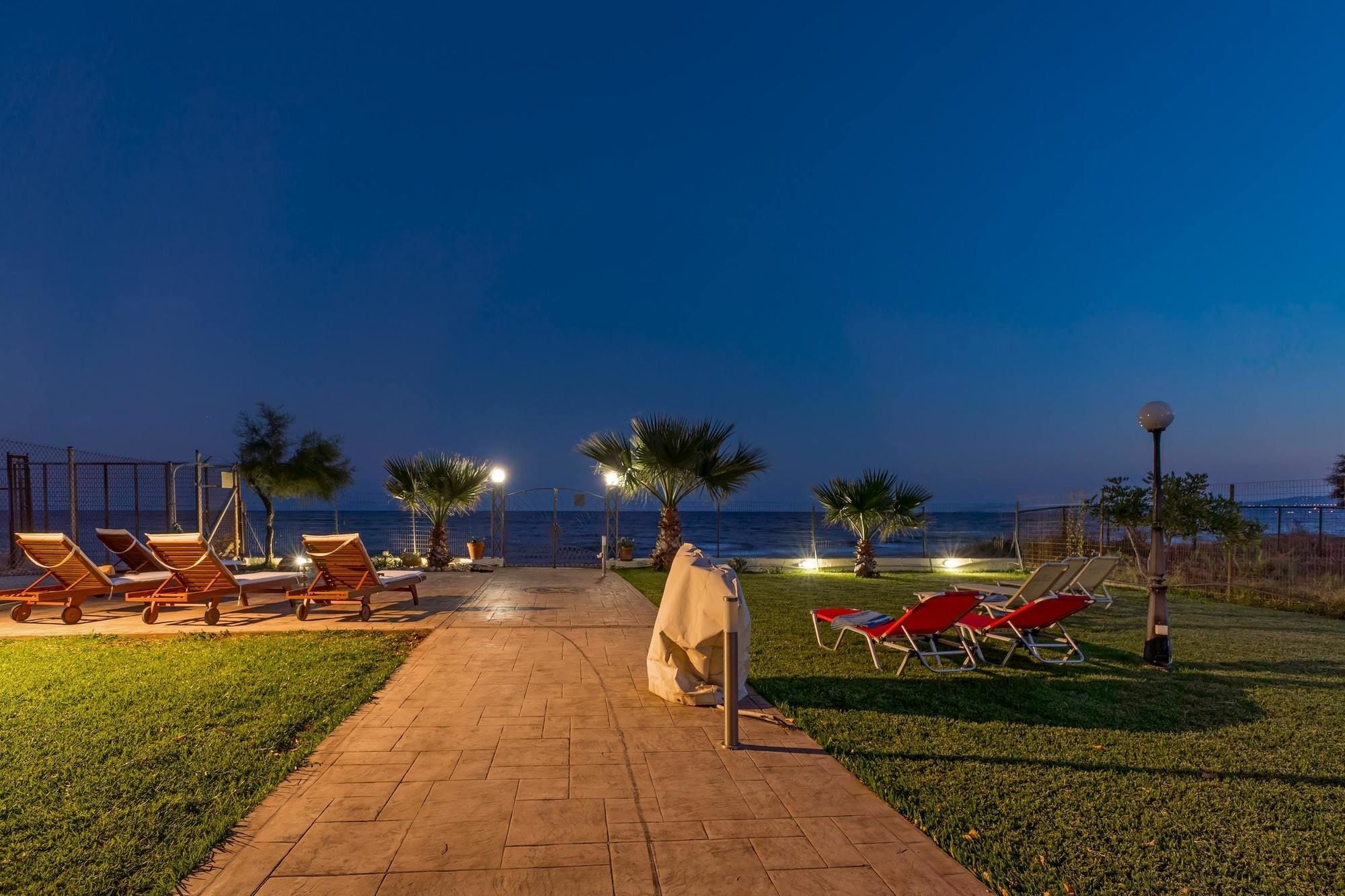 Maria'S Seaside Villa - House With 3 Rooms In Marathon, With Wonderful Luaran gambar